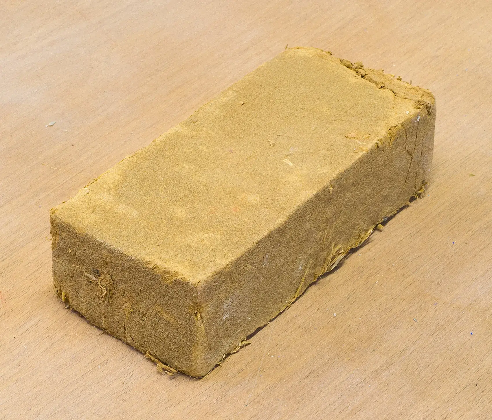 Bloc de terre et paille hachée produit par HG Matthews pour des murs porteurs intérieurs