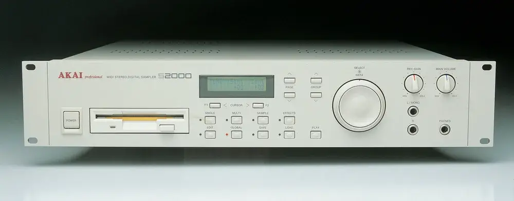 Front panel of an Akai S2000 rack sampler