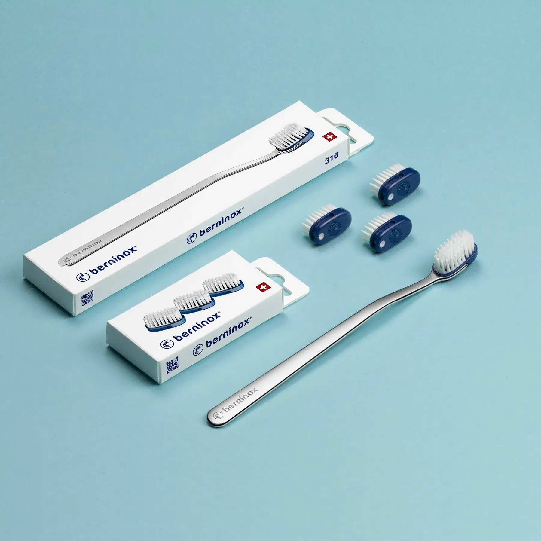 Brosse à dents Berninox 316 en acier inoxydable avec trois têtes de rechange bleues