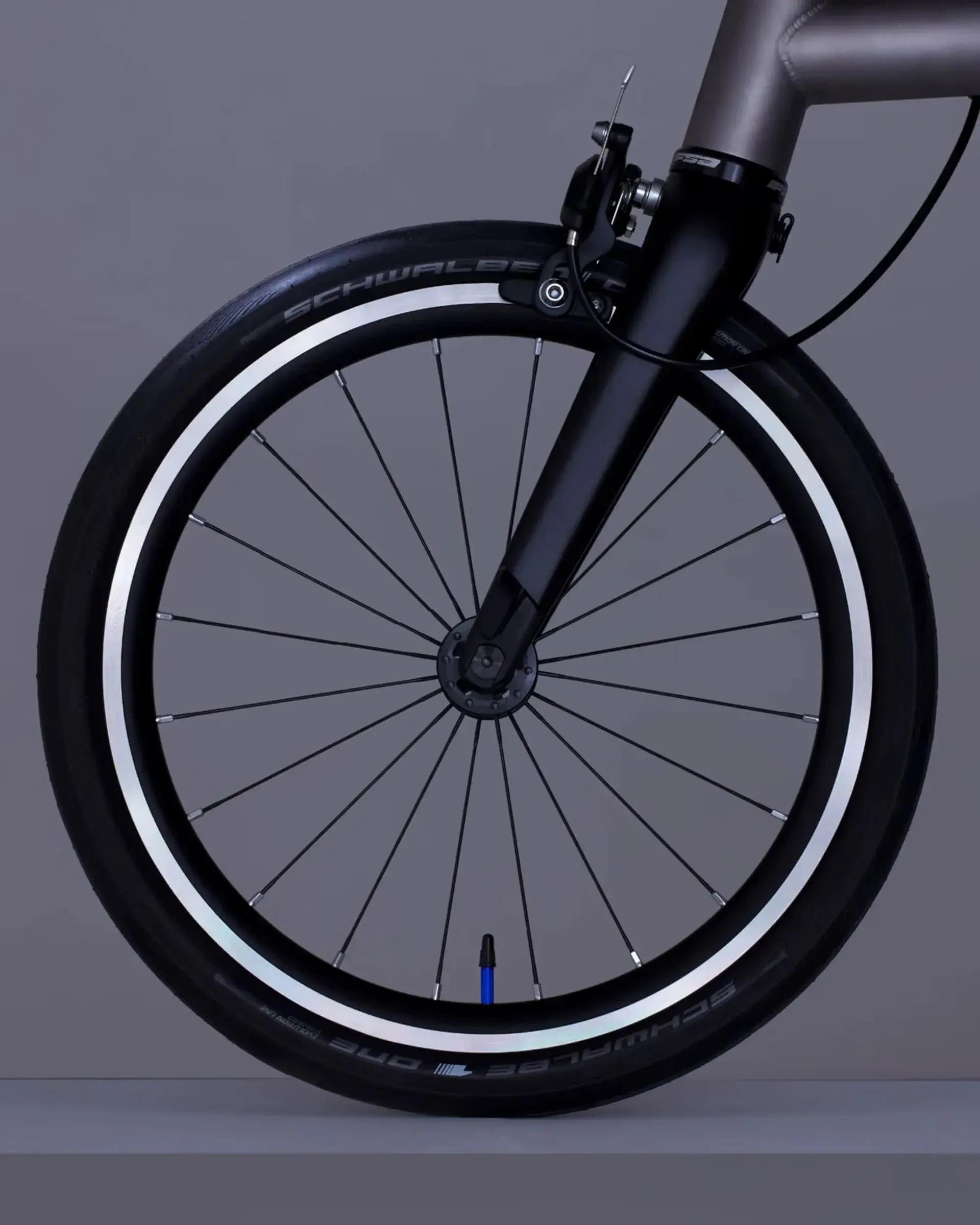 Image du projet Brompton montrant la roue et le langage visuel lié au mouvement