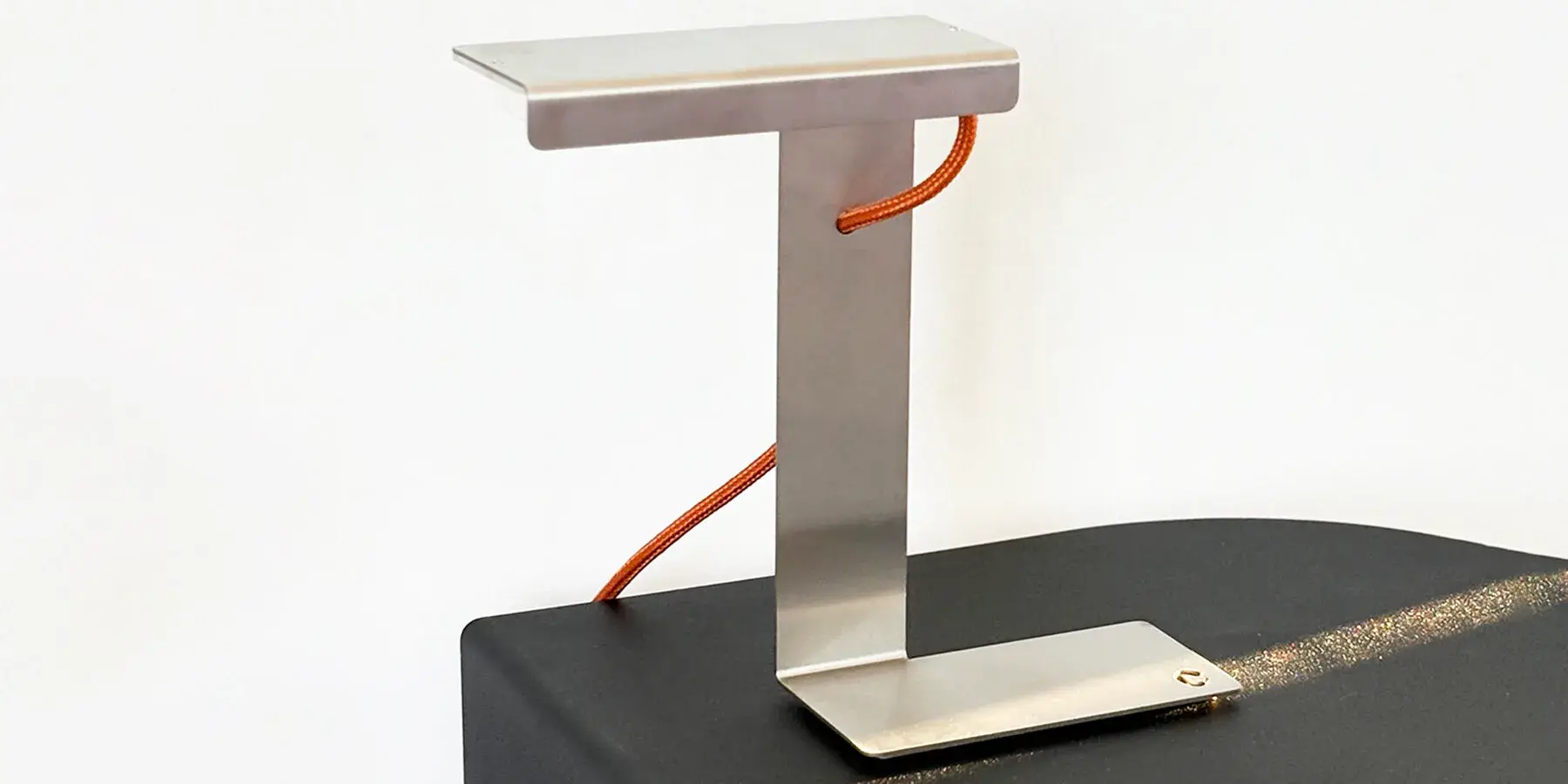 Side view of Lamp Z showing the folded steel planes