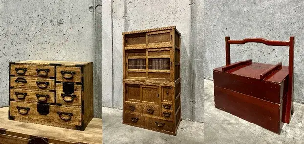 Sélection de meubles et objets anciens japonais restaurés par MUJI