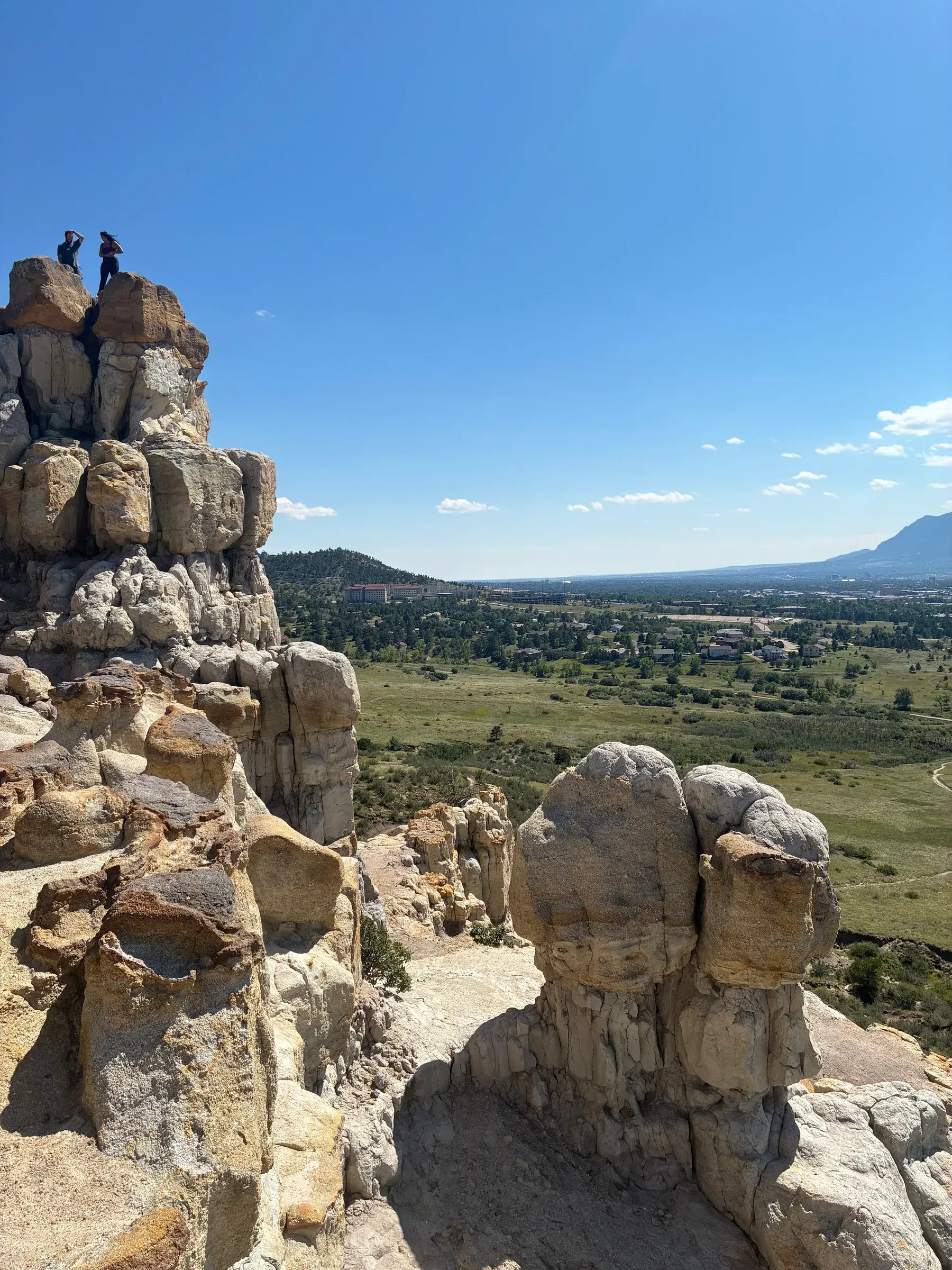 Vue depuis Pulpit Rock vers le parking utilisé pour le test OpenMANET à près d’un mile