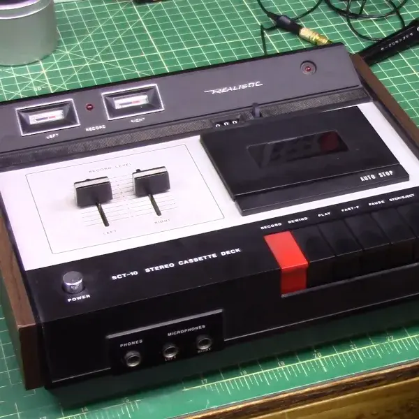 Internal mechanism of the cassette deck during servicing