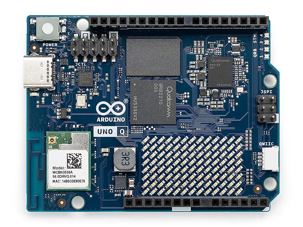 Arduino UNO Q 4GB board used as the RetroConsole core