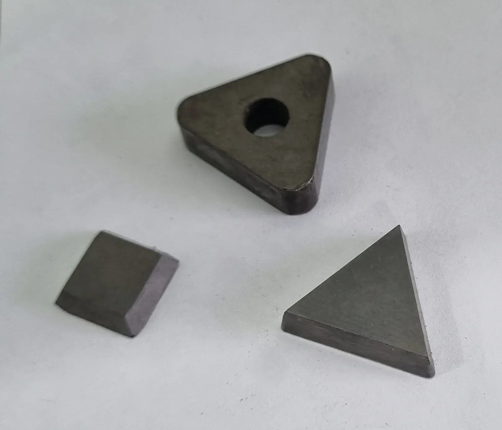 Plaquettes de coupe en carbure de tungstène